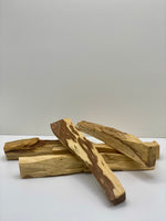 Load image into Gallery viewer, Dragon’s Blood White Sage Smudge Stick+ Palo Santo Set
